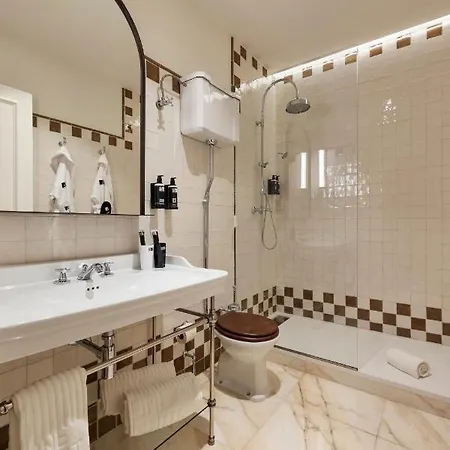 One Shot Palacio Cedofeita Отель 5*