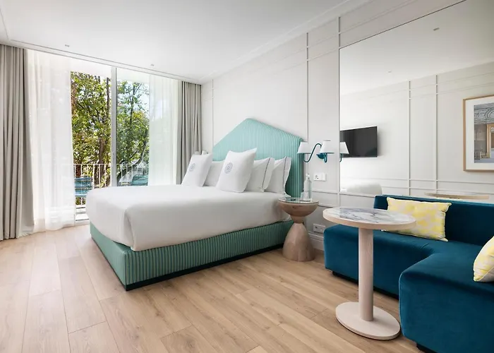 Отель One Shot Palacio Cedofeita 5*