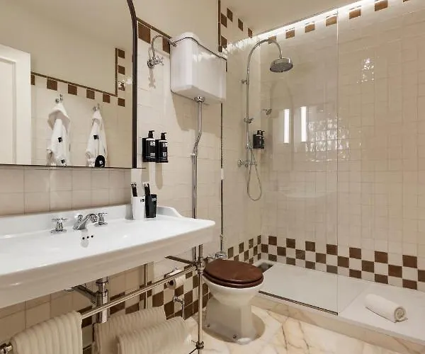 One Shot Palacio Cedofeita Hotel 5*