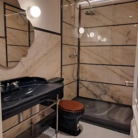 One Shot Palacio Cedofeita Отель 5*