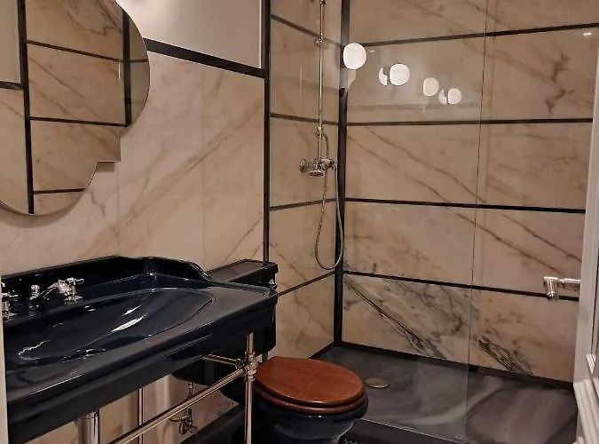 One Shot Palacio Cedofeita Hotel 5*